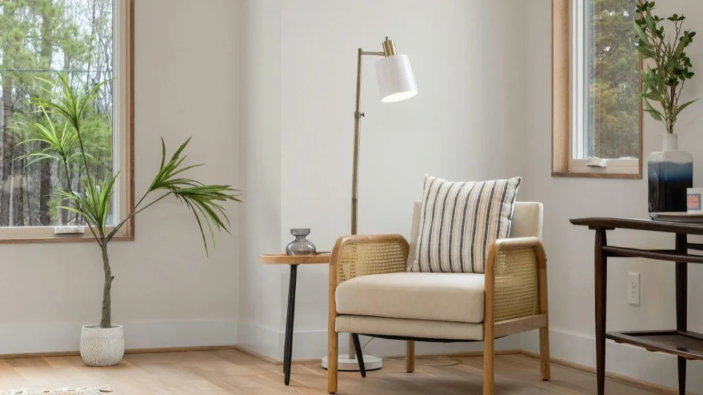 Thrift Store Magic: Upcycling for Budget Living Room Decor