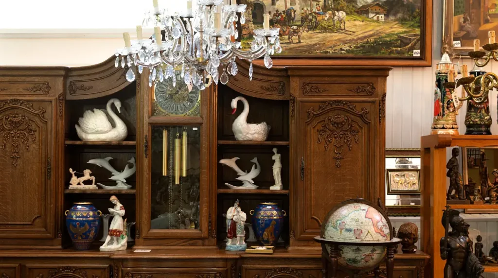 Sourcing High Value Thrifted Decor Fast