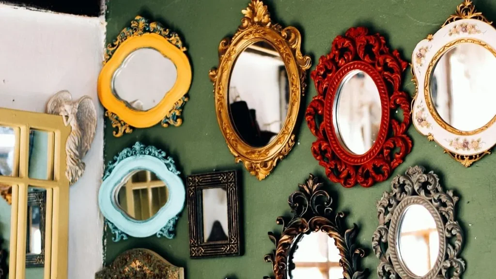 Vintage Mirrors With Ornate or Sculptural Frames