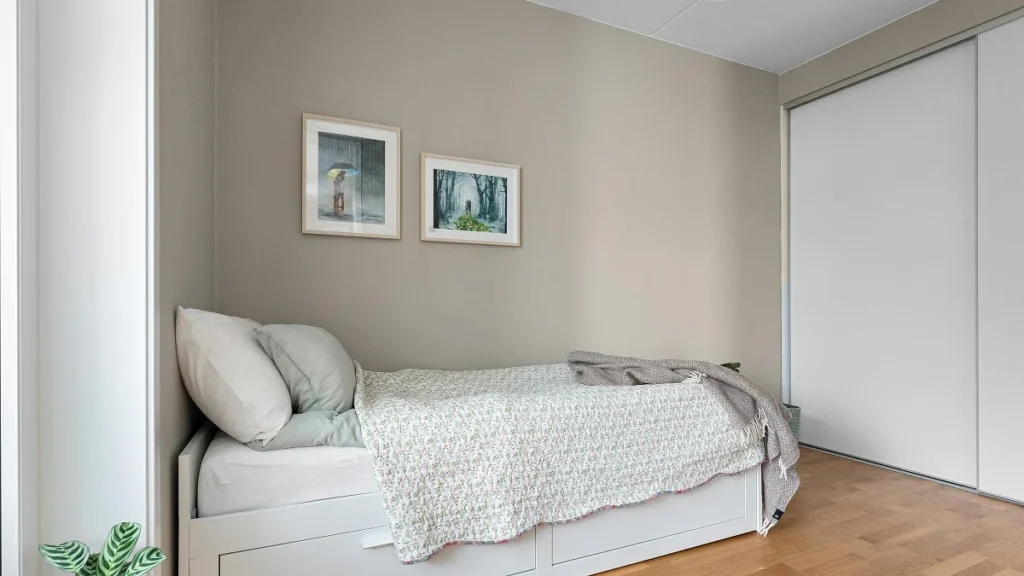 Creating a Restful Bedroom Paint Scheme