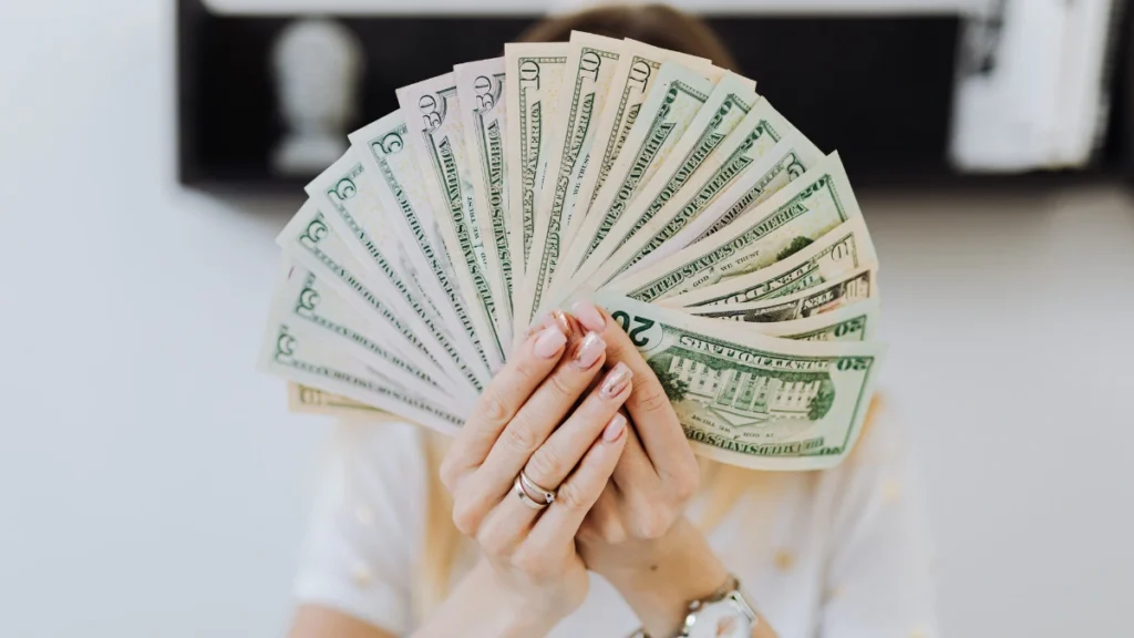 Pricing Your Decor for Maximum Profit