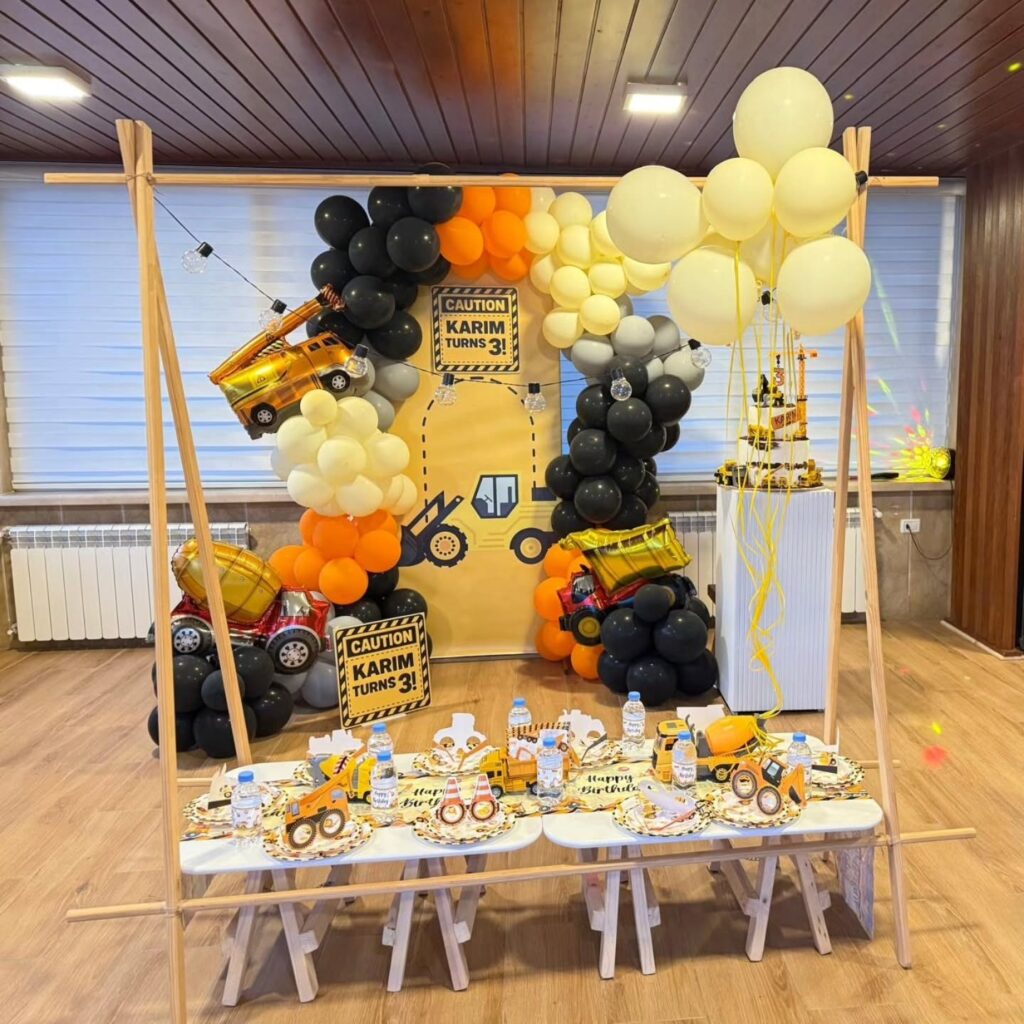 Construction Themed Party Table Setup