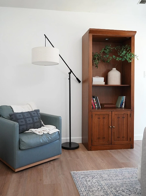 A Calm Bedroom Reading Nook