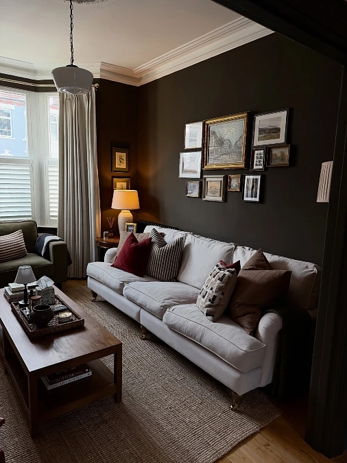 Espresso Walls with Ivory Seating