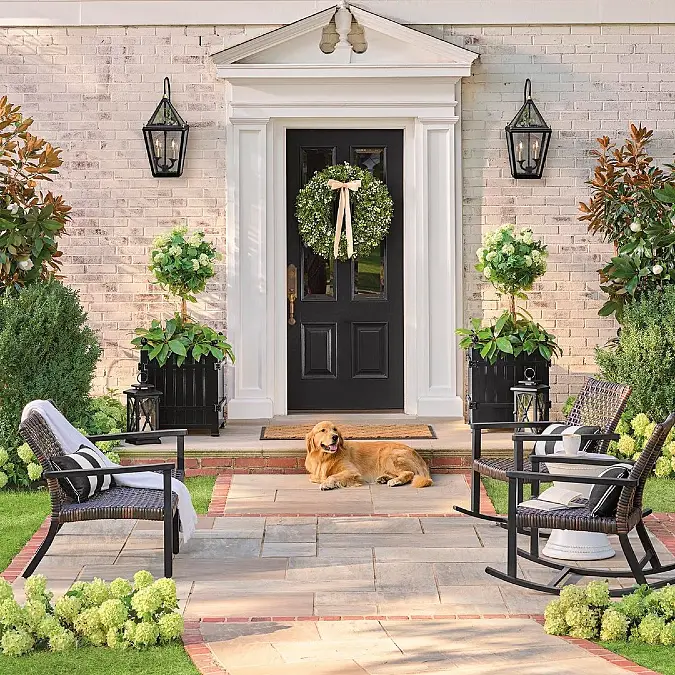 Black Door with Classic Garden Seating