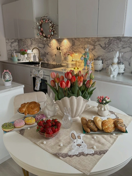 Tulips and Bunny Easter Brunch Table