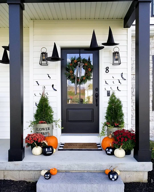 Witch Hats and Black Pumpkin Accents