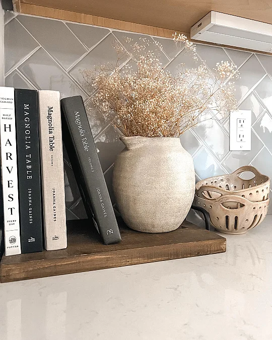 Neutral Pottery with Dried Florals