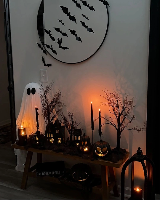 Haunted Entryway Console Display