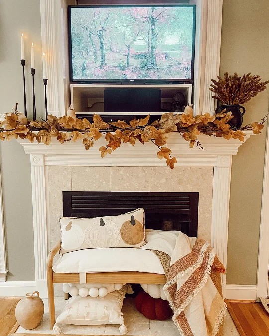 Simple Golden Leaf Mantel