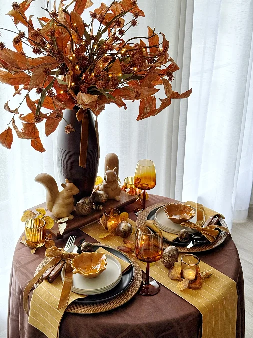 Amber Woodland Table for Two