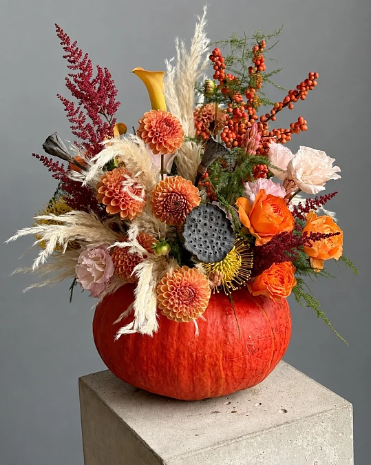 A Sculptural Autumn Pumpkin Bouquet